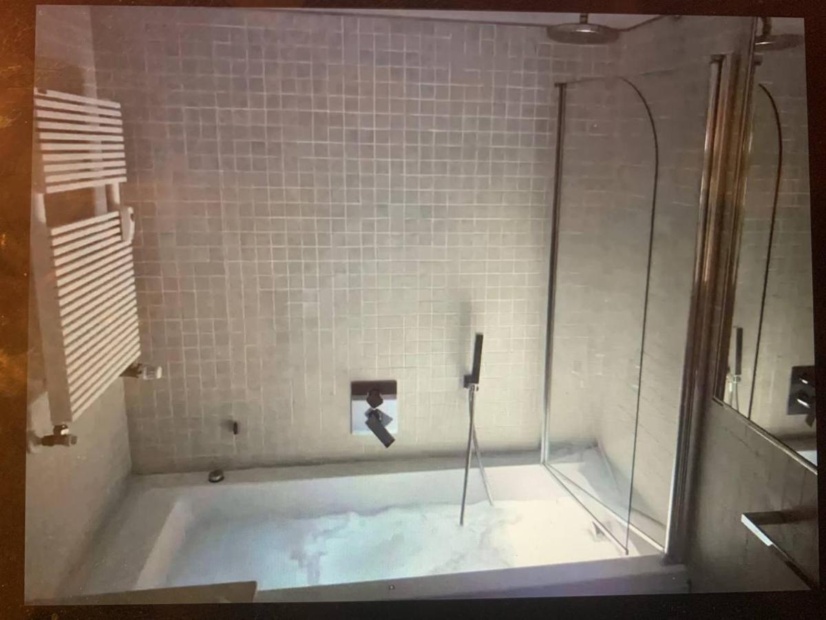 ミラノS.Ambrogio/Duomo •Jacuzzi • Luxury •Designアパートメント エクステリア 写真